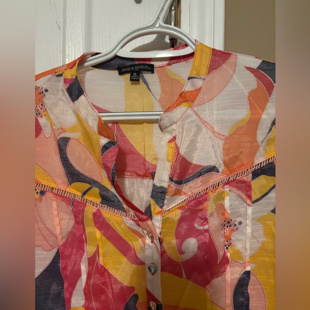 Ava & Grace Abstract Button-Front Tunic - Pink, Yellow & Cream Sz XL - Picture 4 of 5
